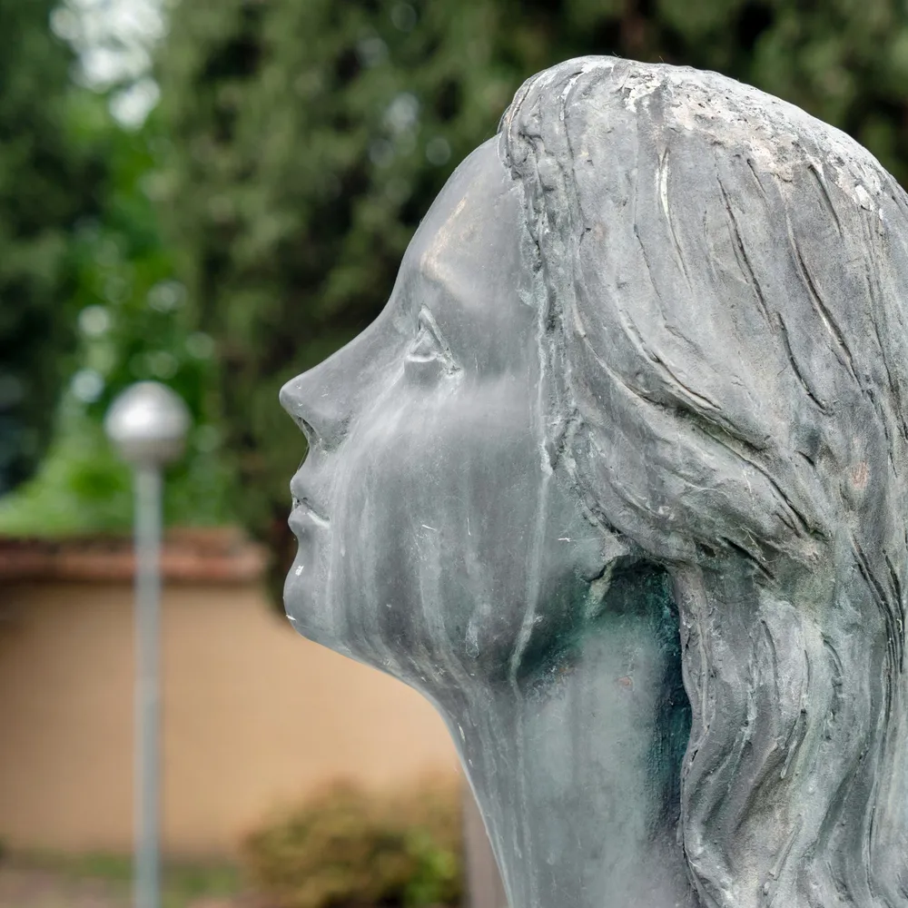 Cosmopolitan Aesthetics Hannover und Braunschweig - Antike Statue einer weiblichen Figur
